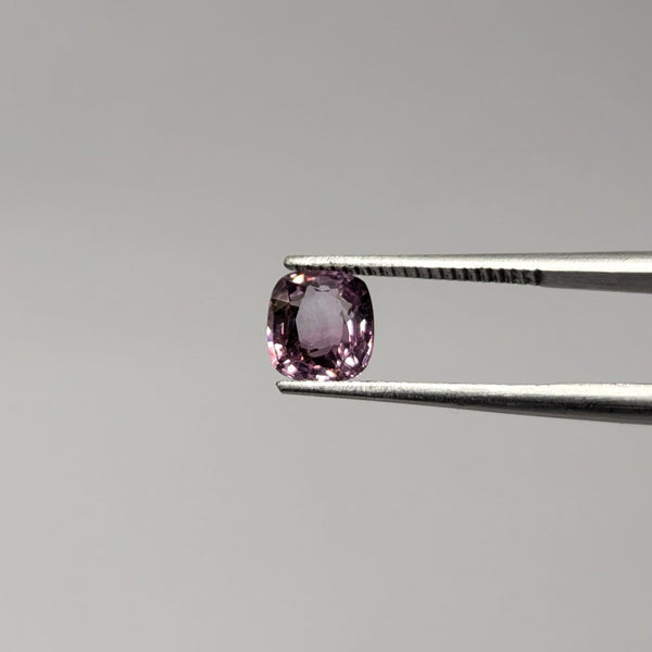 Espinela morada 5.88 x 5.36 mm