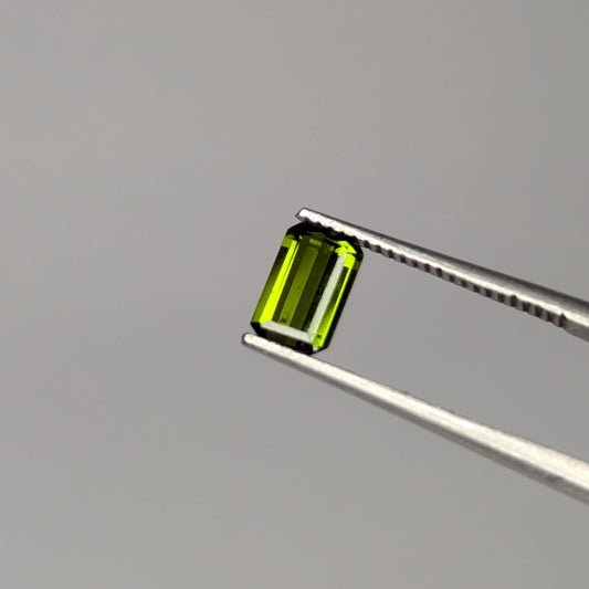 Turmalina Verde Facetado Rectangular 4 x 6 mm