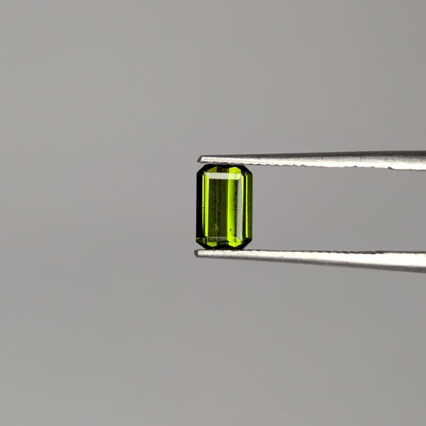 Turmalina Verde Facetado Rectangular 4 x 6 mm