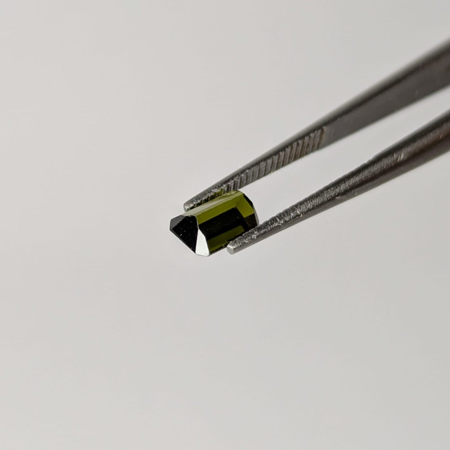 Turmalina Verde Facetado Rectangular 4 x 6 mm