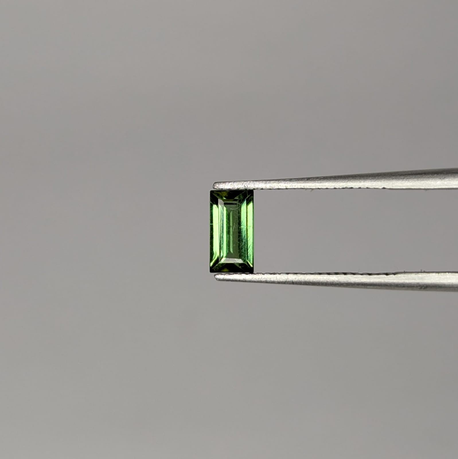 Turmalina Verde Facetado Rectangular 3 x 6 mm