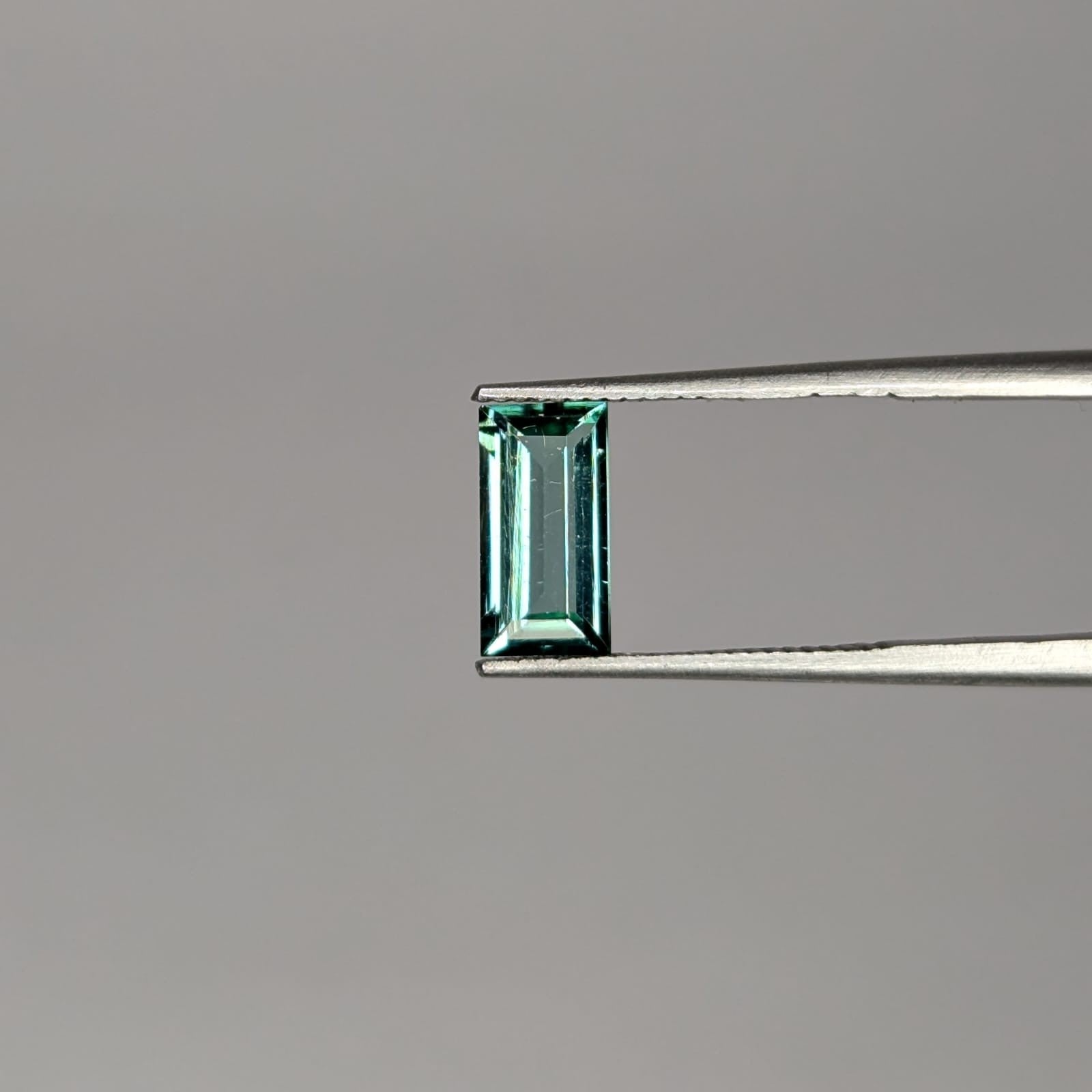 Turmalina Indicolita Facetado Rectangular 8 mm x 4 mm