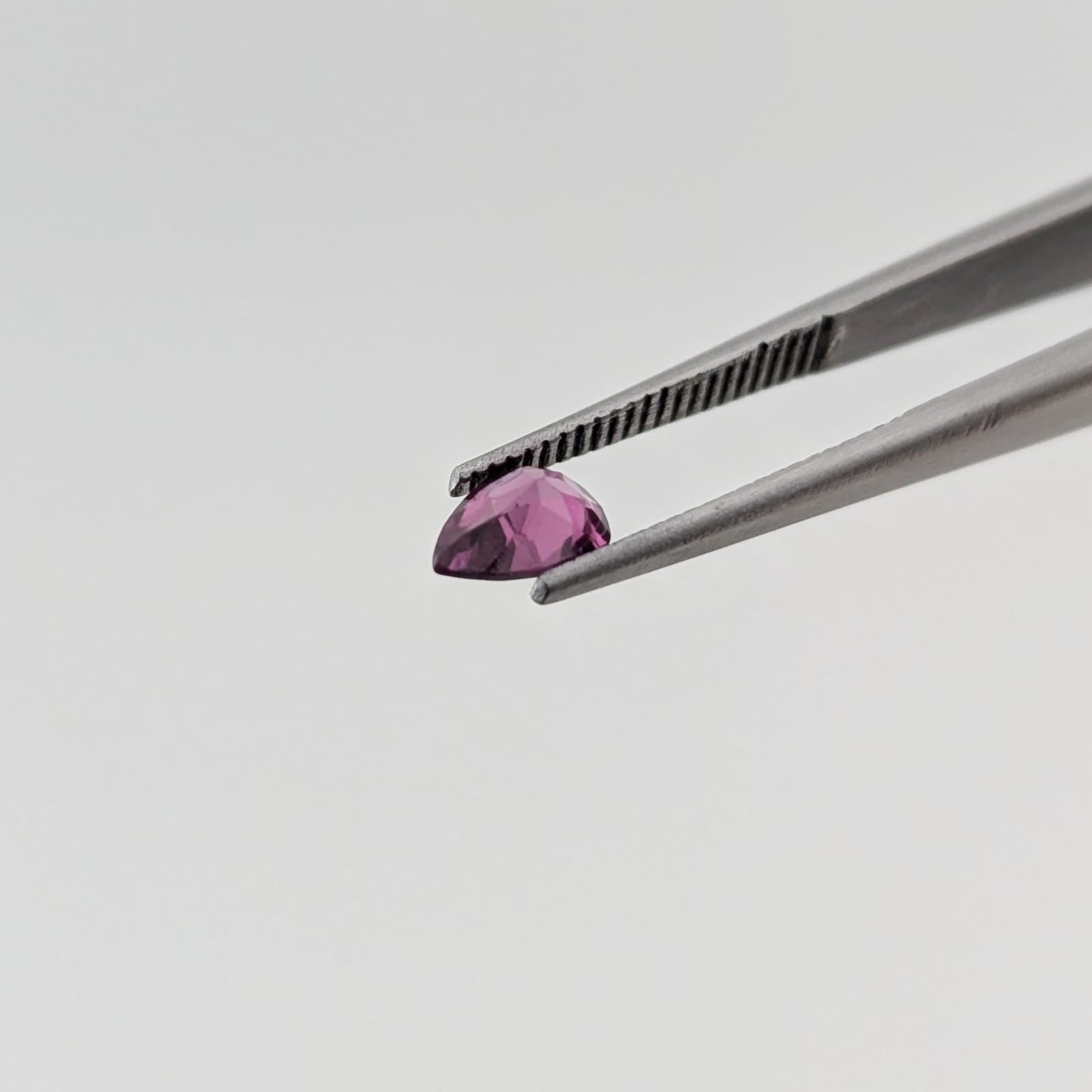 Rodolita Facetado Gota 4 mm x 6 mm