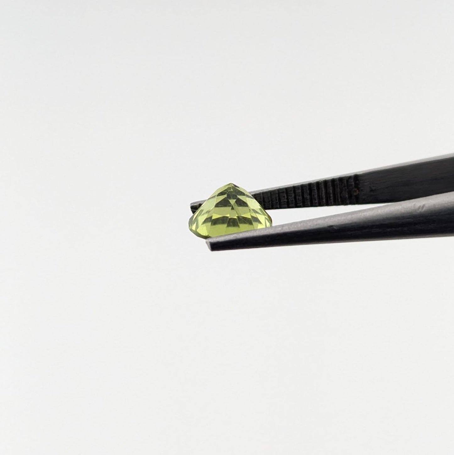 Peridoto Facetado Redondo 6 mm