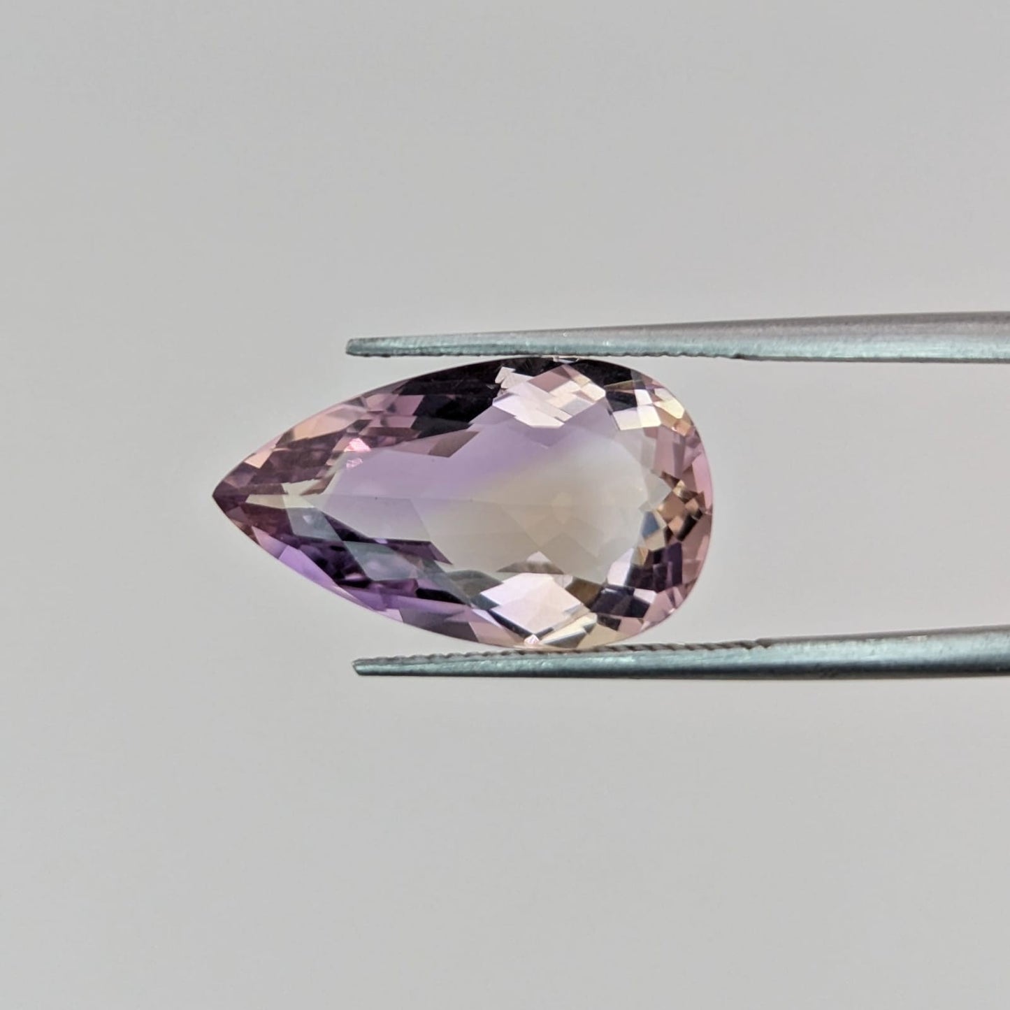 Ametrino Facetado Gota 16 mm x 9.4 mm