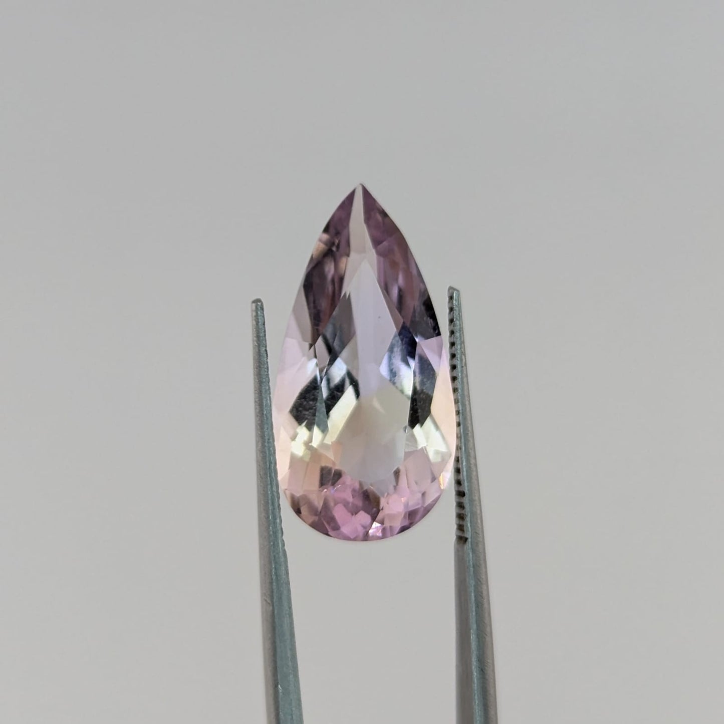Ametrino Facetado Gota 18.7 mm x 9.7 mm