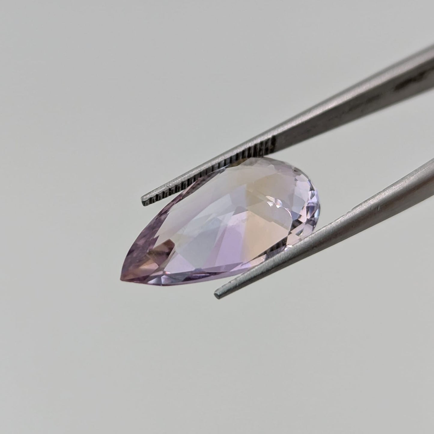 Ametrino Facetado Gota 18.7 mm x 9.7 mm