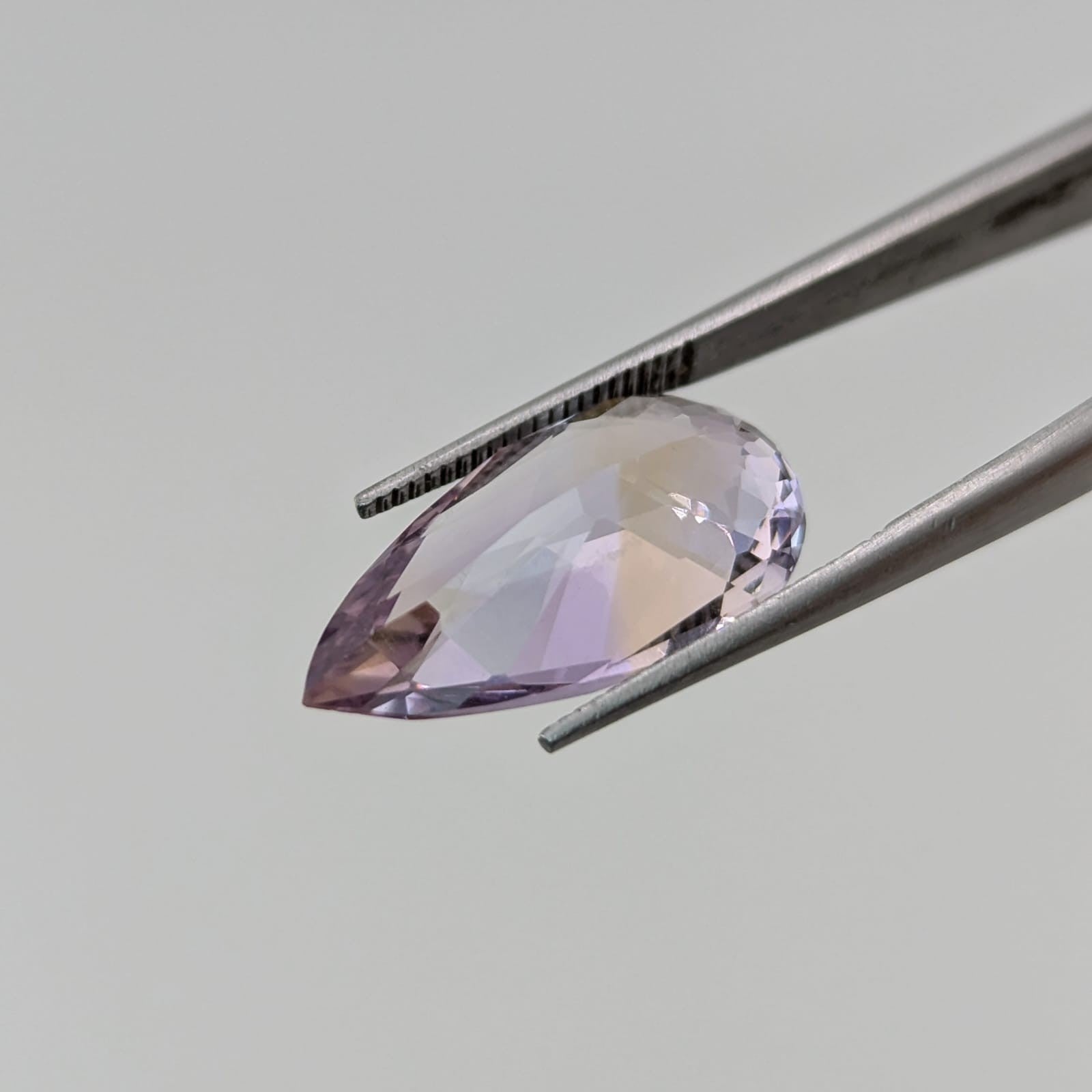 Ametrino Facetado Gota 18.7 mm x 9.7 mm