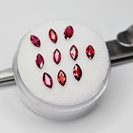 Zafiro Rojo Facetado Marqueza 5x2.5 mm