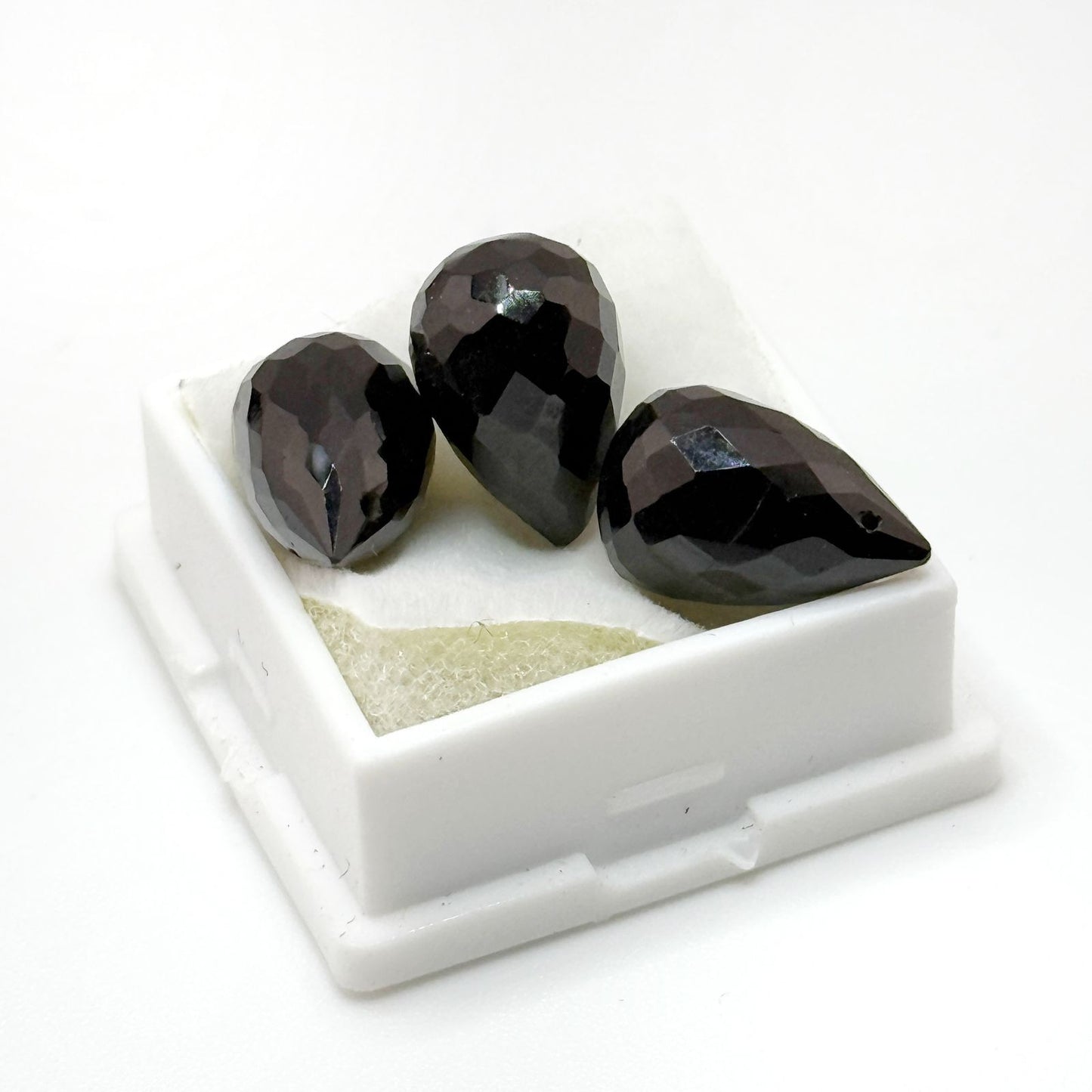 Briolette Esmeralda 10x7mm
