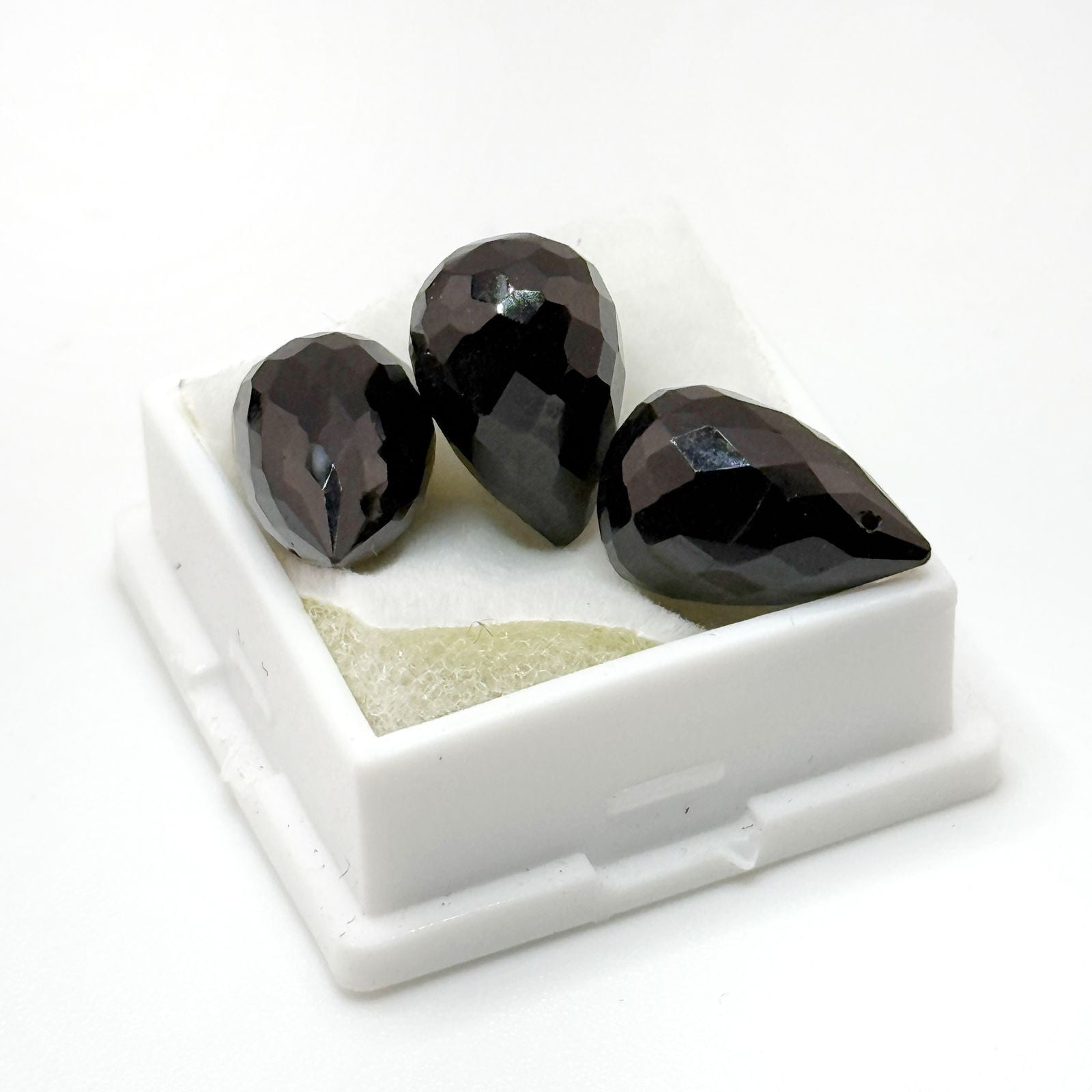 Briolette Esmeralda 10x7mm