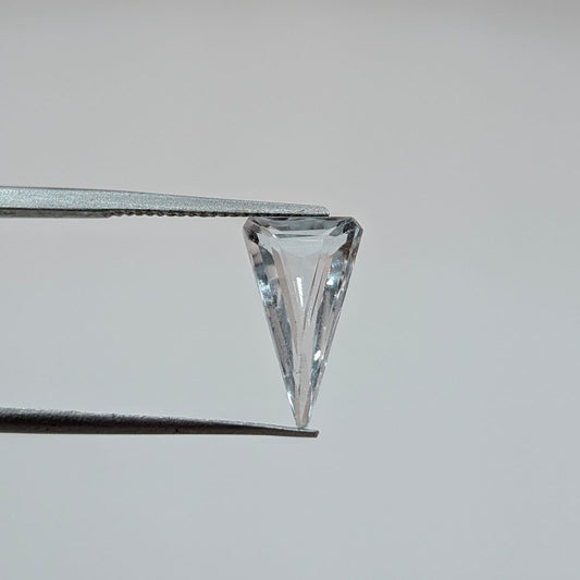 Aguamarina Facetado Triangular 12 mm x 6.8 mm