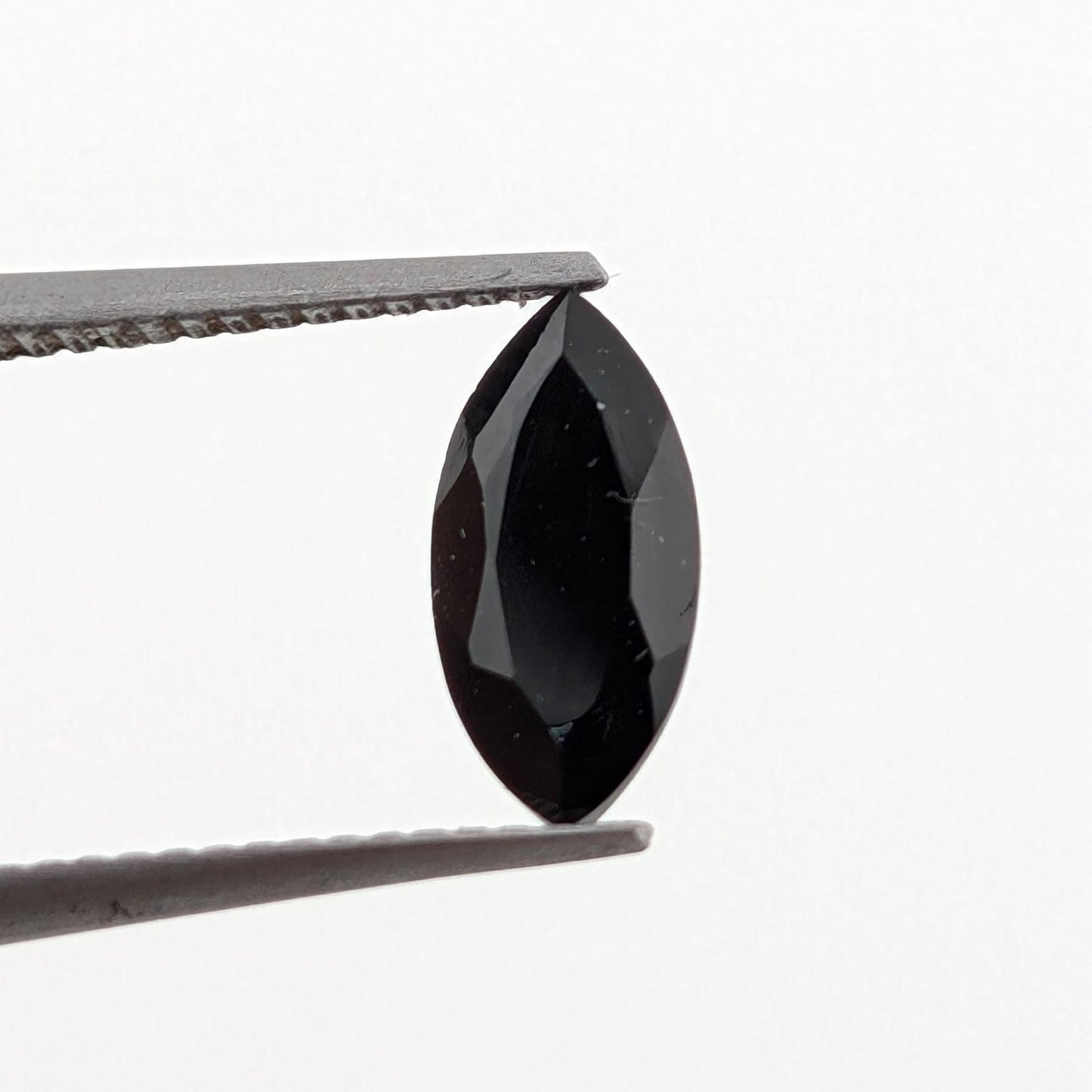 Ónix Negro Facetado Marqueza 4 mm x 8 mm
