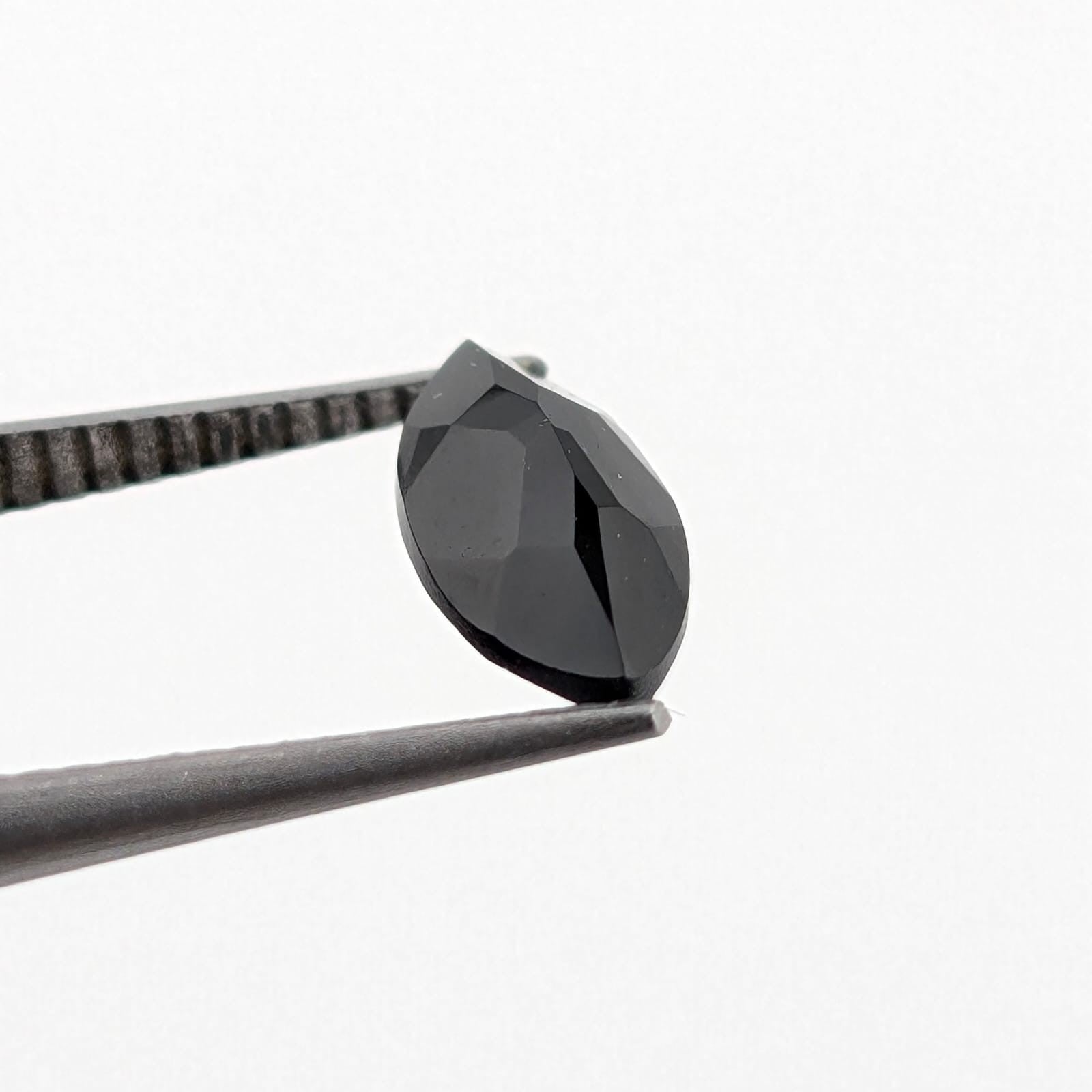 Ónix Negro Facetado Marqueza 4 mm x 8 mm