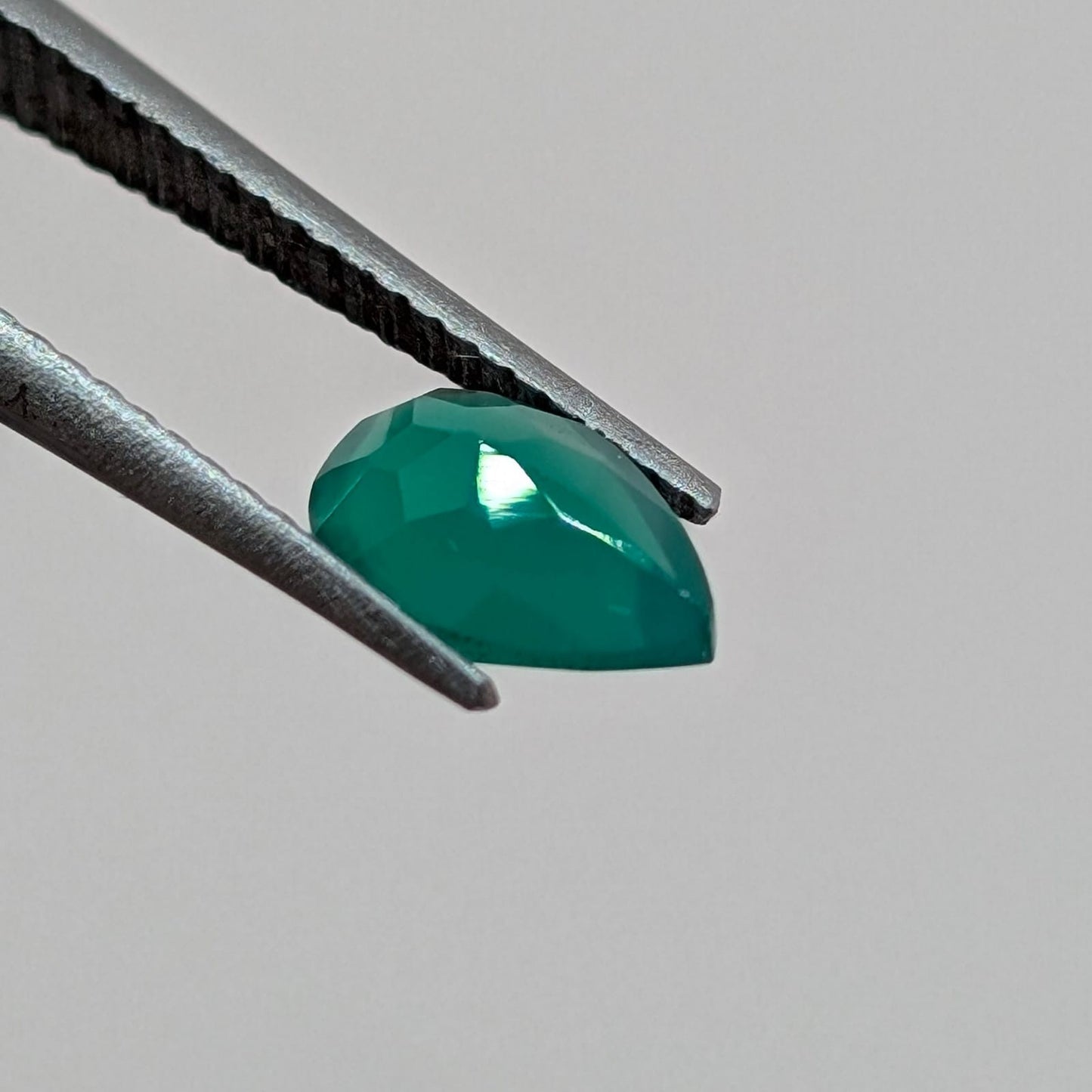 Ónix Verde Facetado Gota 4 mm x 6 mm