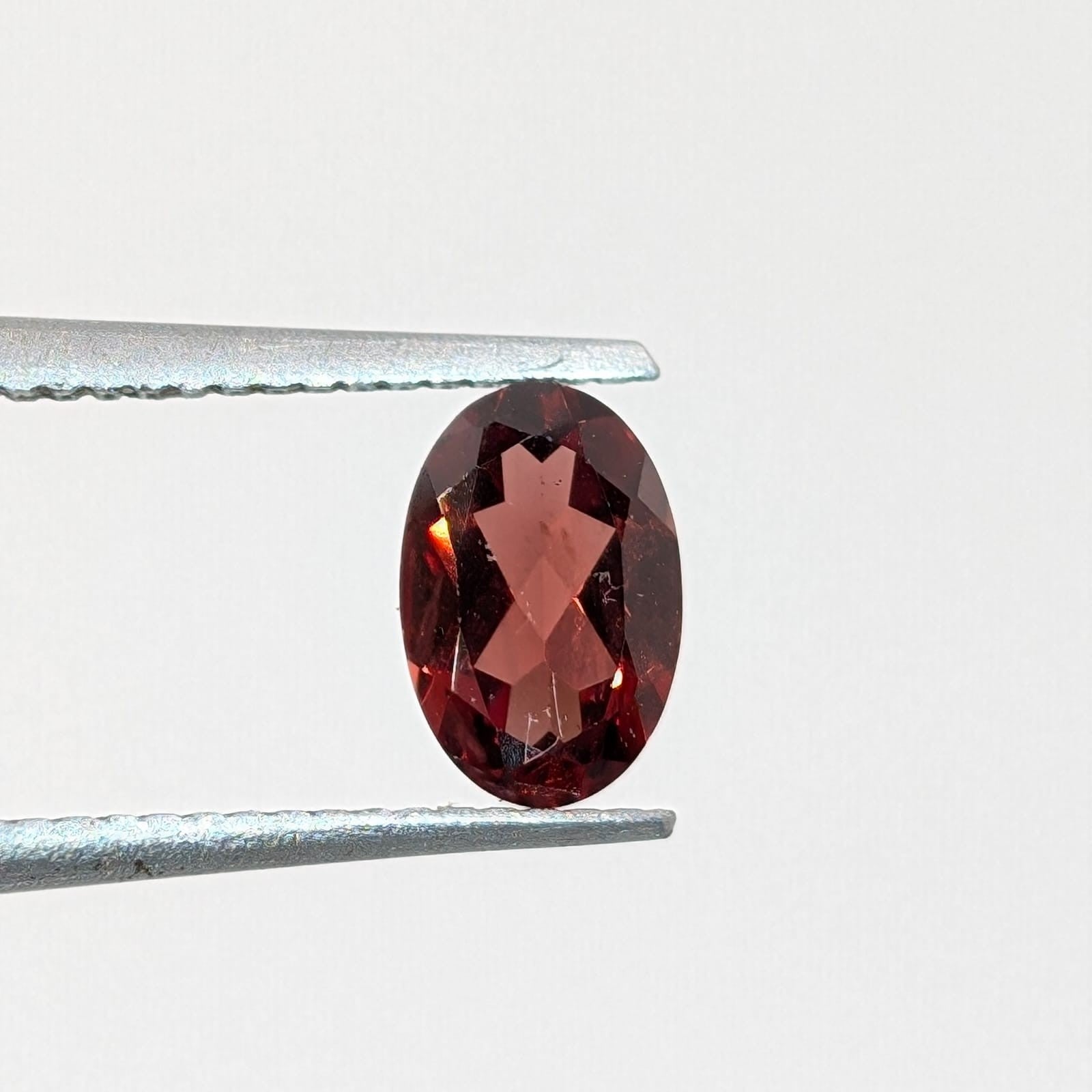 Granate Facetado Ovalado 4 mm x 6 mm