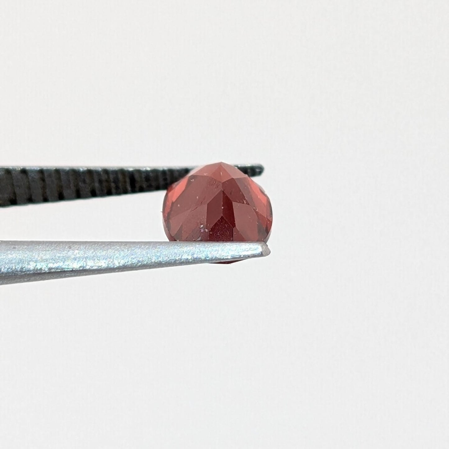 Granate Facetado Ovalado 4 mm x 6 mm