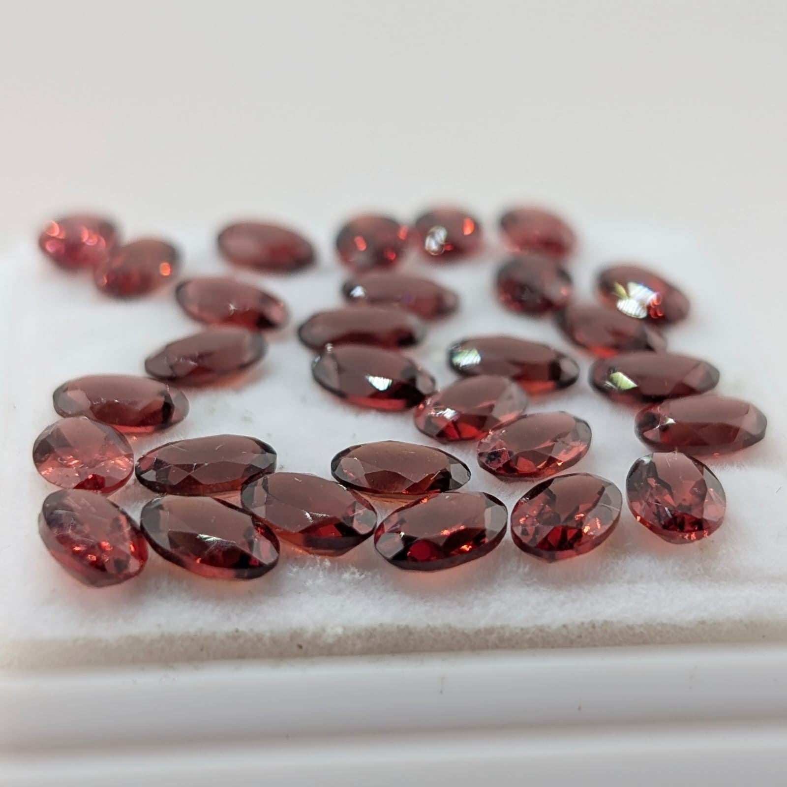 Granate Facetado Ovalado 4 mm x 6 mm