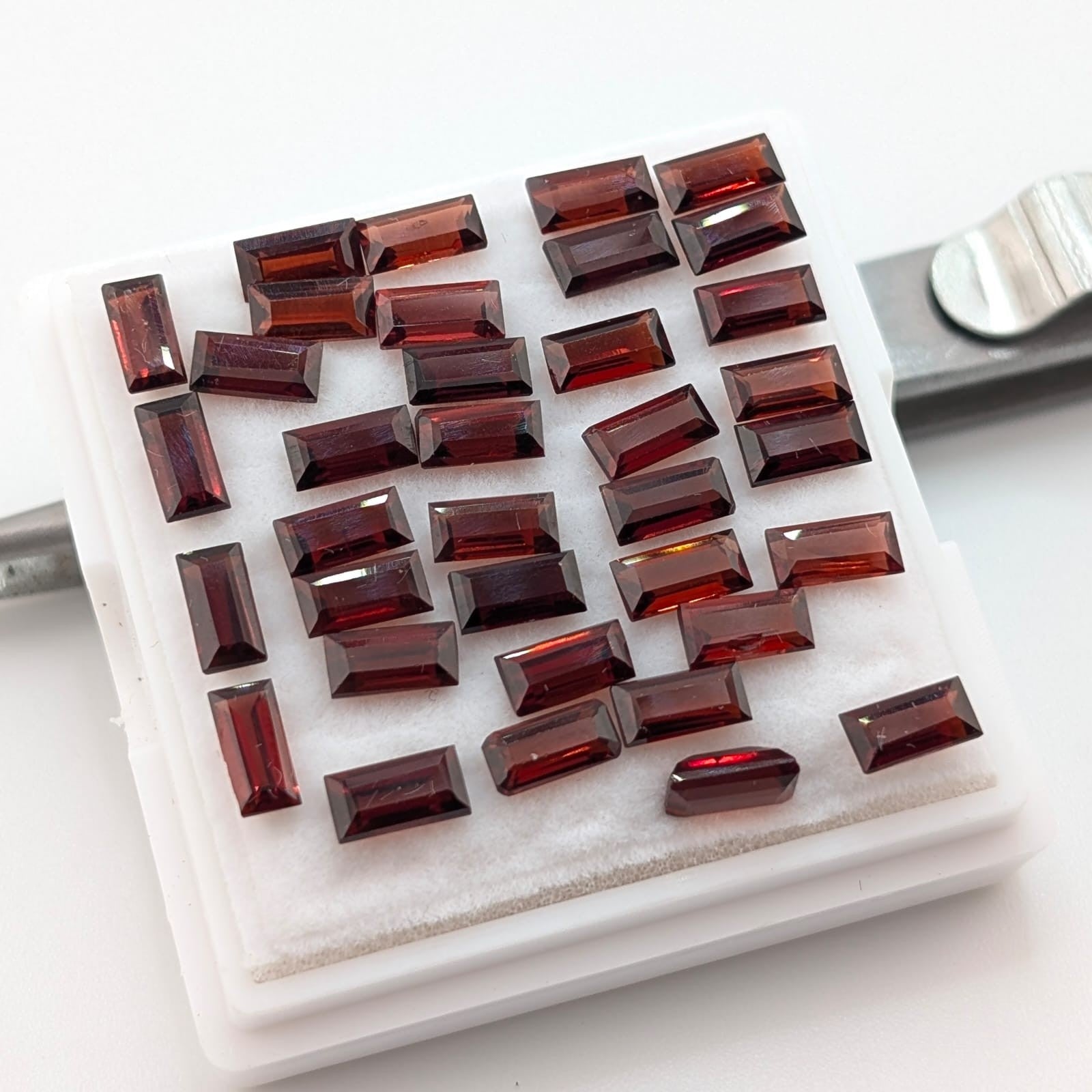 Granate Facetado Baguette 3 mm x 6 mm