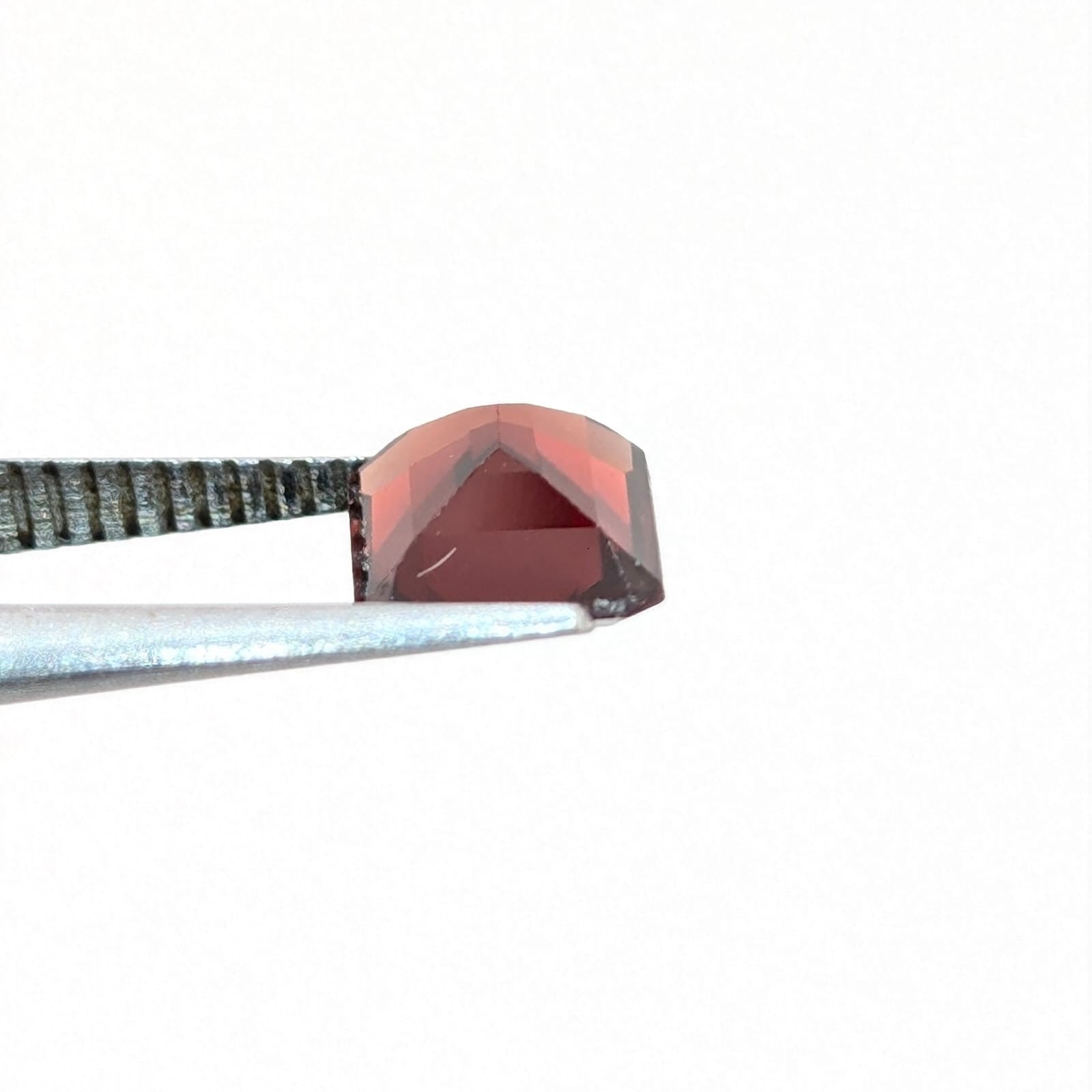 Granate Rectangular Facetado 7 x 5 mm