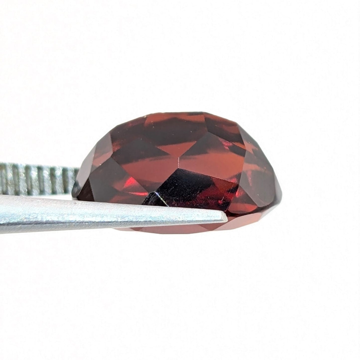 Granate Ovalado Facetado 10 x 8 mm