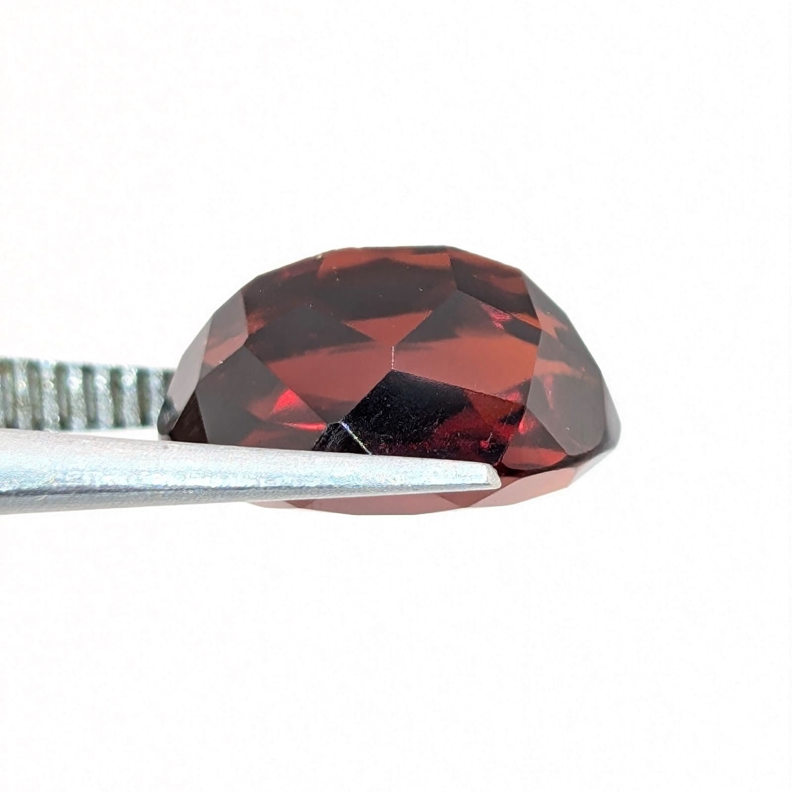 Granate Ovalado Facetado 10 x 8 mm