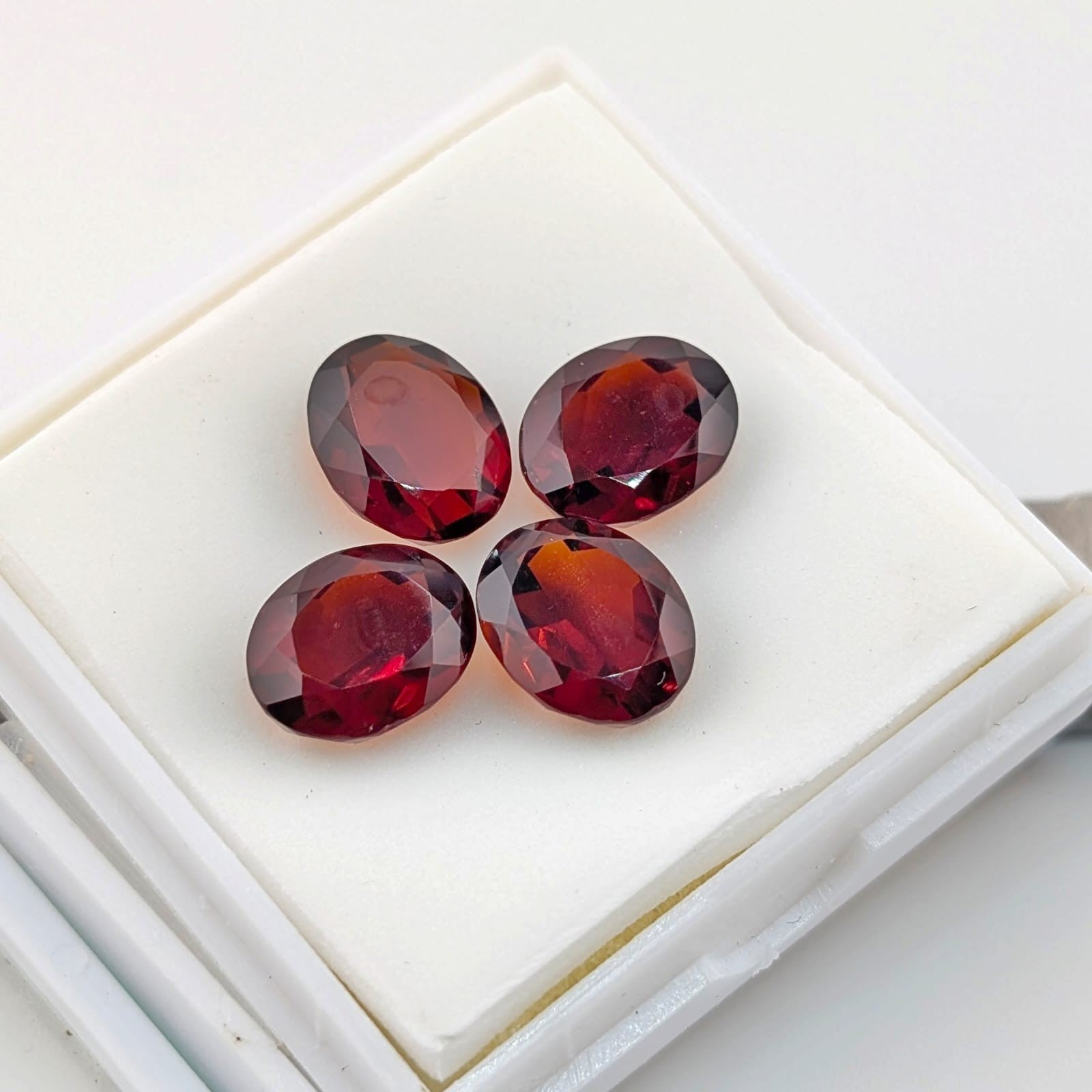 Granate Ovalado Facetado 10 x 8 mm