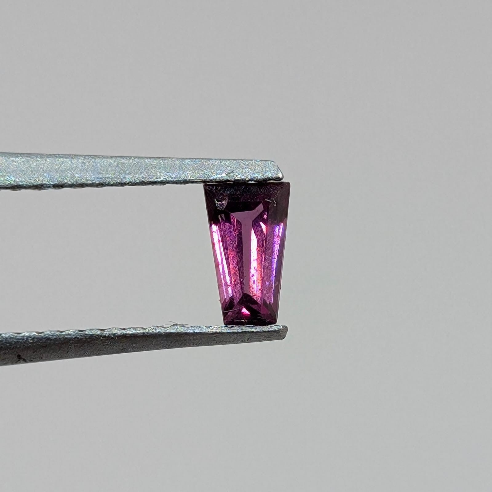 Rodolita Facetado Baguette 2 mm x 4 mm x 3 mm
