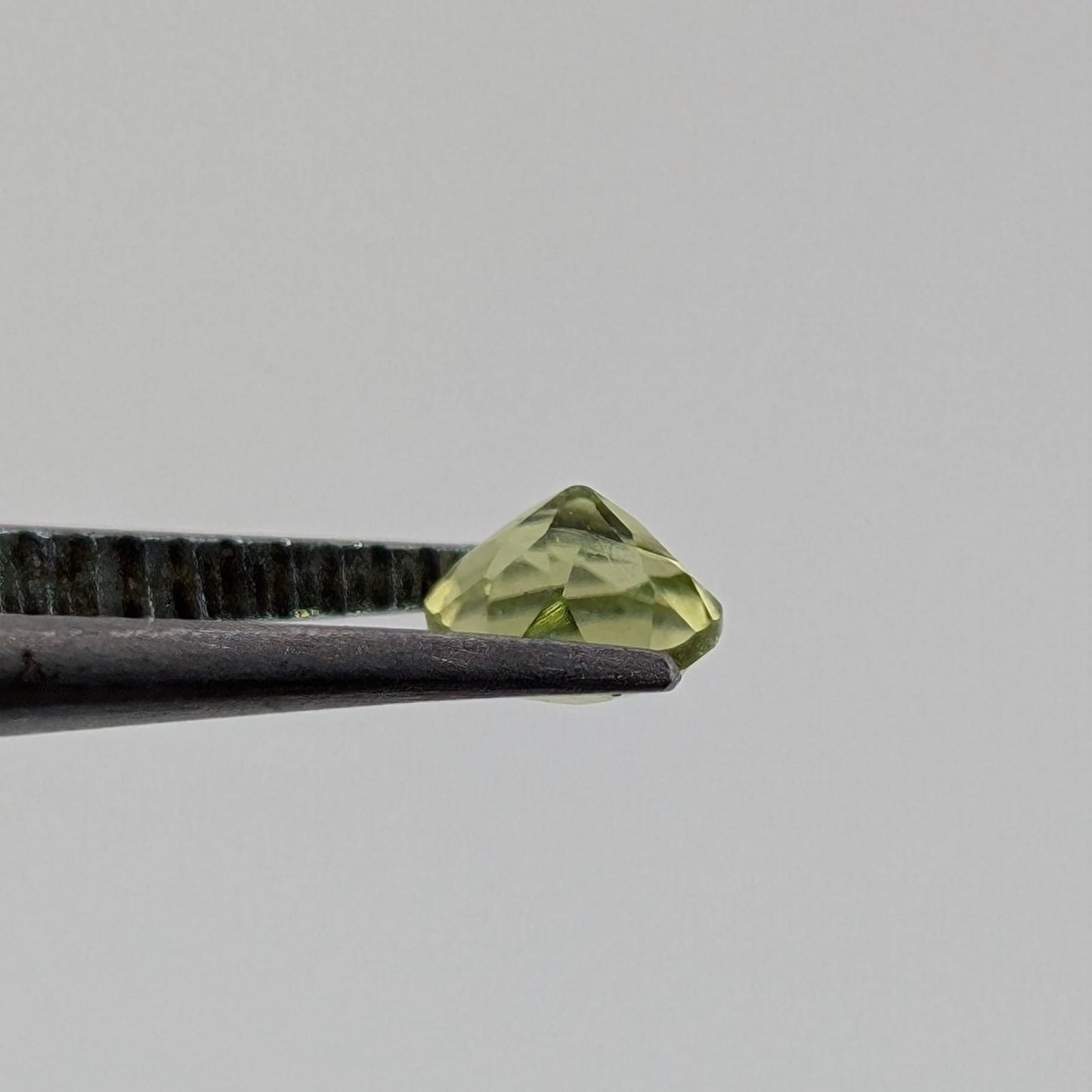 Peridoto Redondo Facetado 3.5 mm