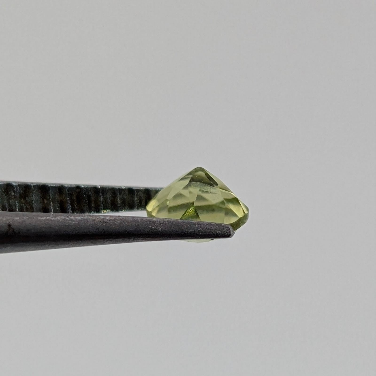 Peridoto Redondo Facetado 3.5 mm