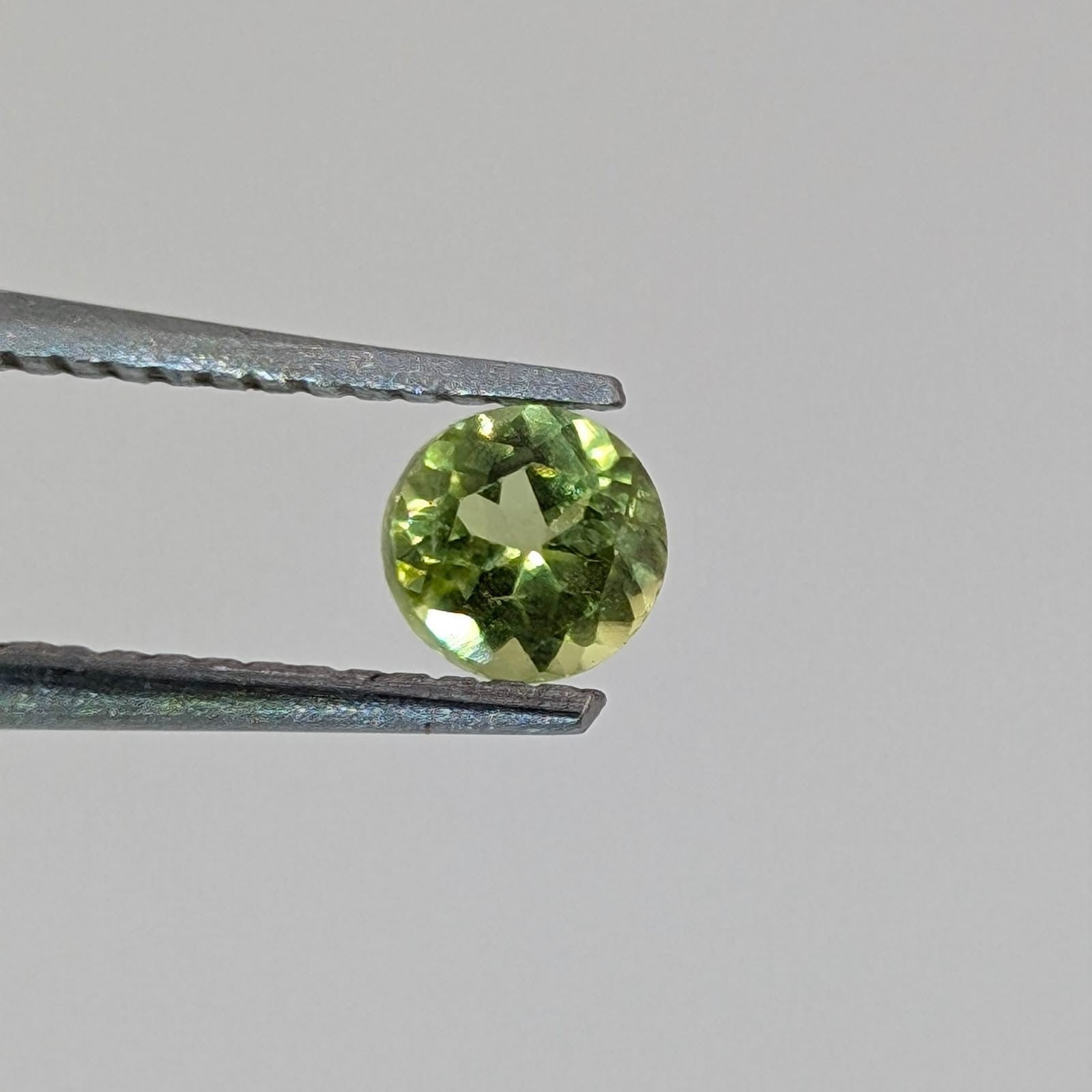 Peridoto Redondo Facetado 3.5 mm