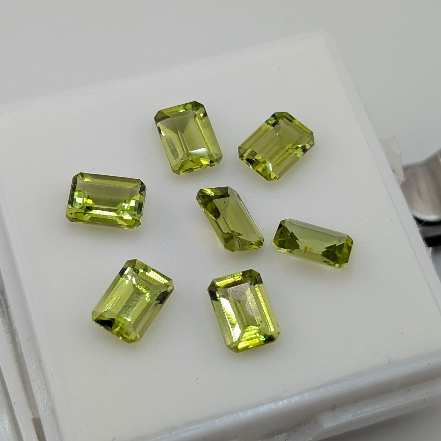 Peridoto Rectangular 5 x 7 mm