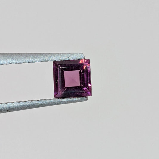 Rodolita Facetado Cuadrado Entre 3 mm y 3.5 mm