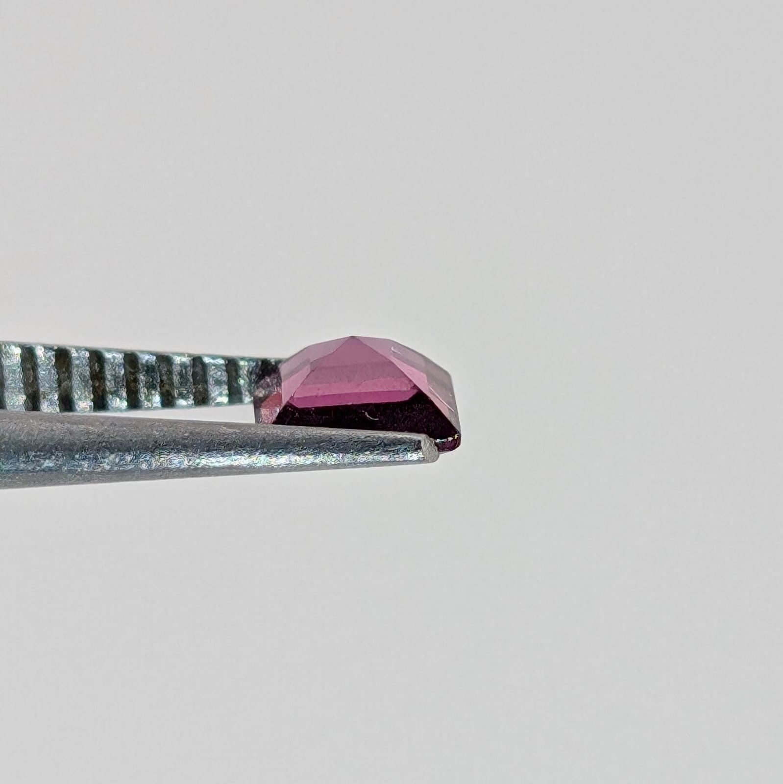 Rodolita Facetado Cuadrado Entre 3 mm y 3.5 mm