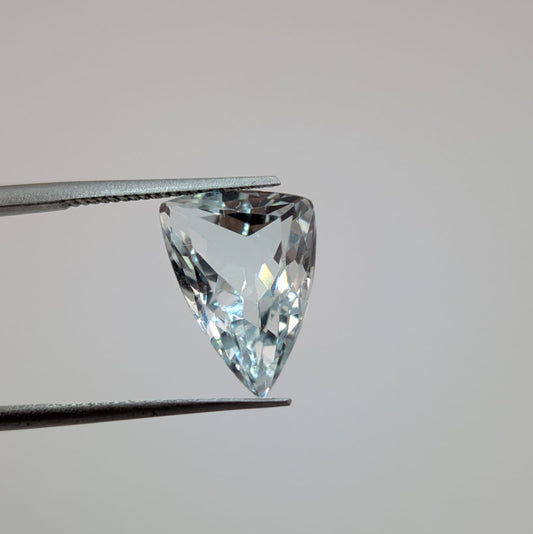 Aguamarina Facetado Triangular 13 mm x 9 mm
