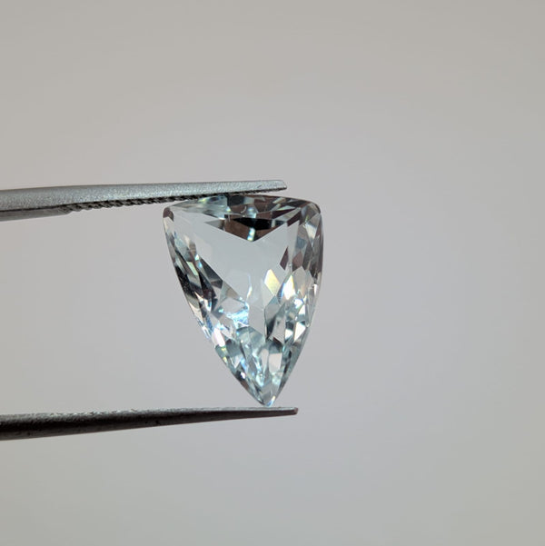 Aguamarina Facetado Triangular 13 mm x 9 mm
