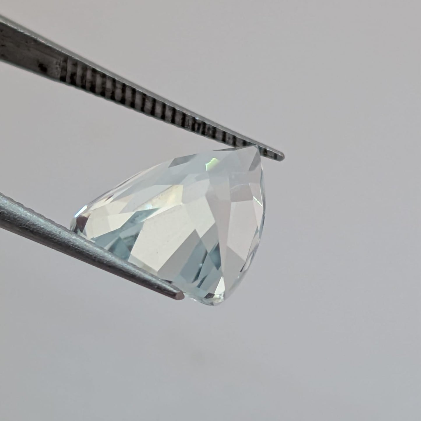 Aguamarina Facetado Triangular 13 mm x 9 mm