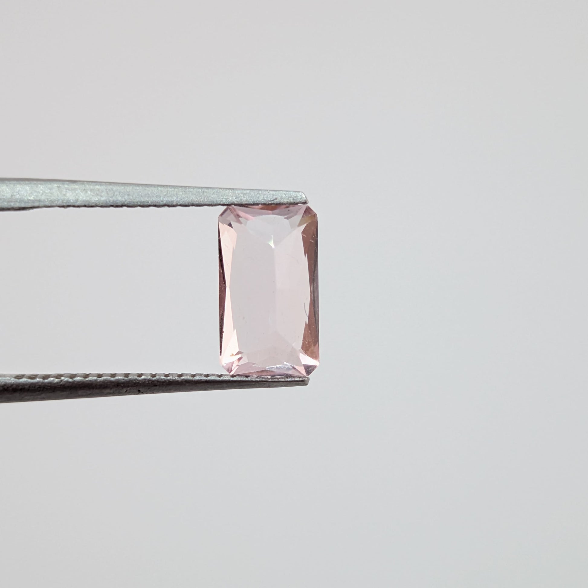 Morganita Facetado Rectángular 7.8 mm x 4.6 mm
