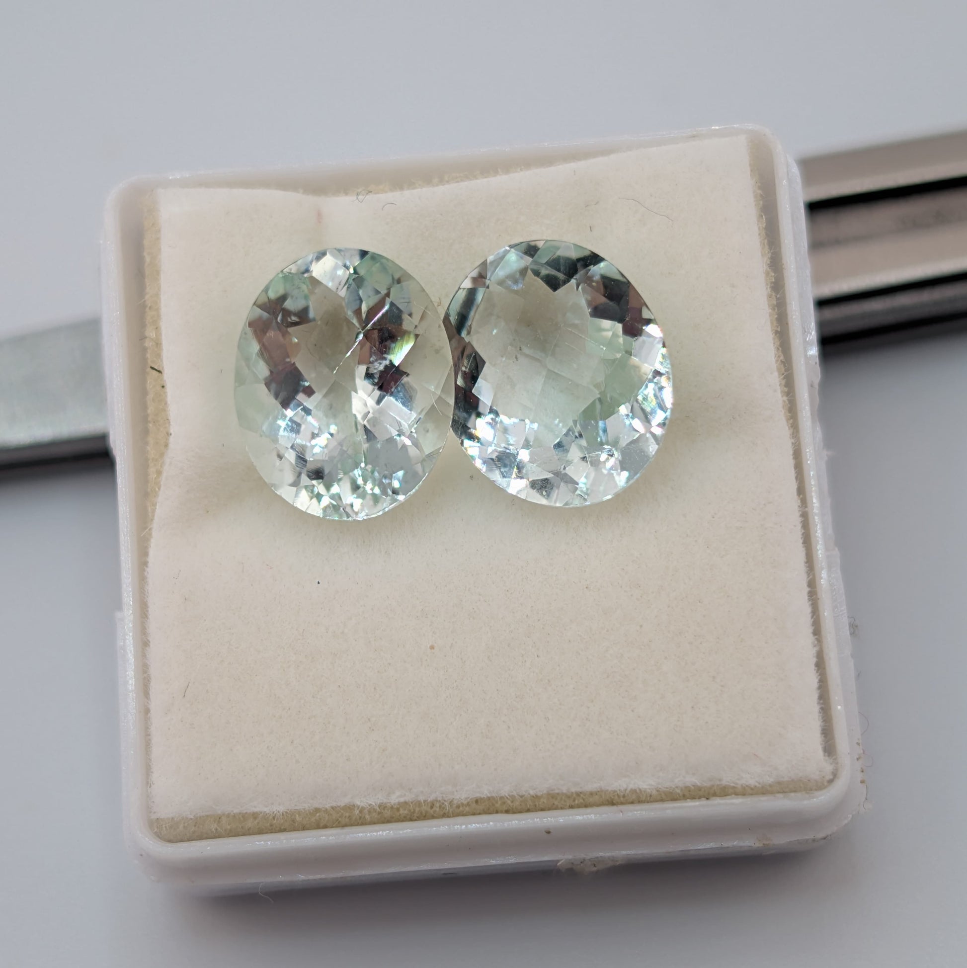 Aguamarina Facetado Ovalado 11 mm x 9 mm
