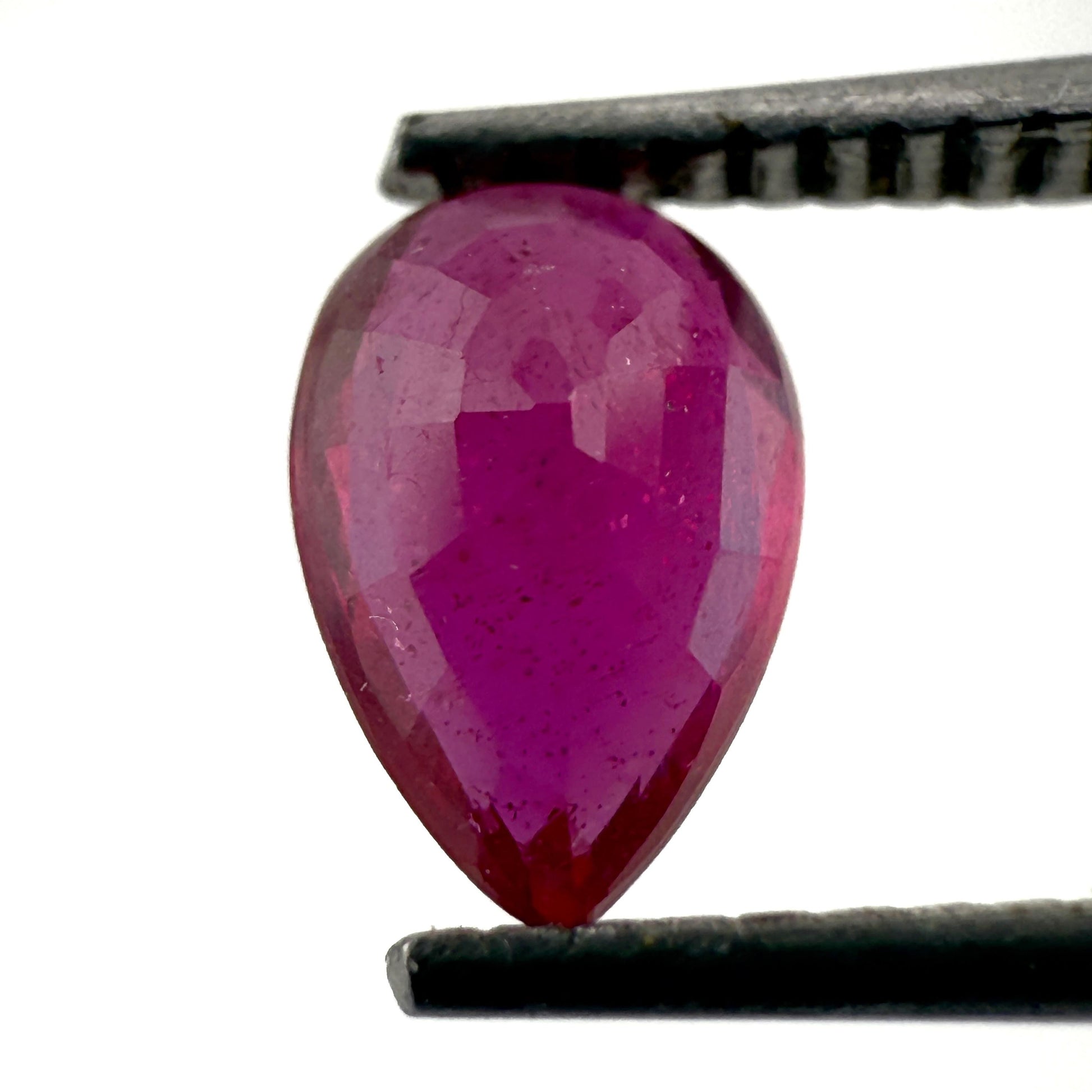 Rubí Rojo Facetado Gota 4 mm x 6 mm