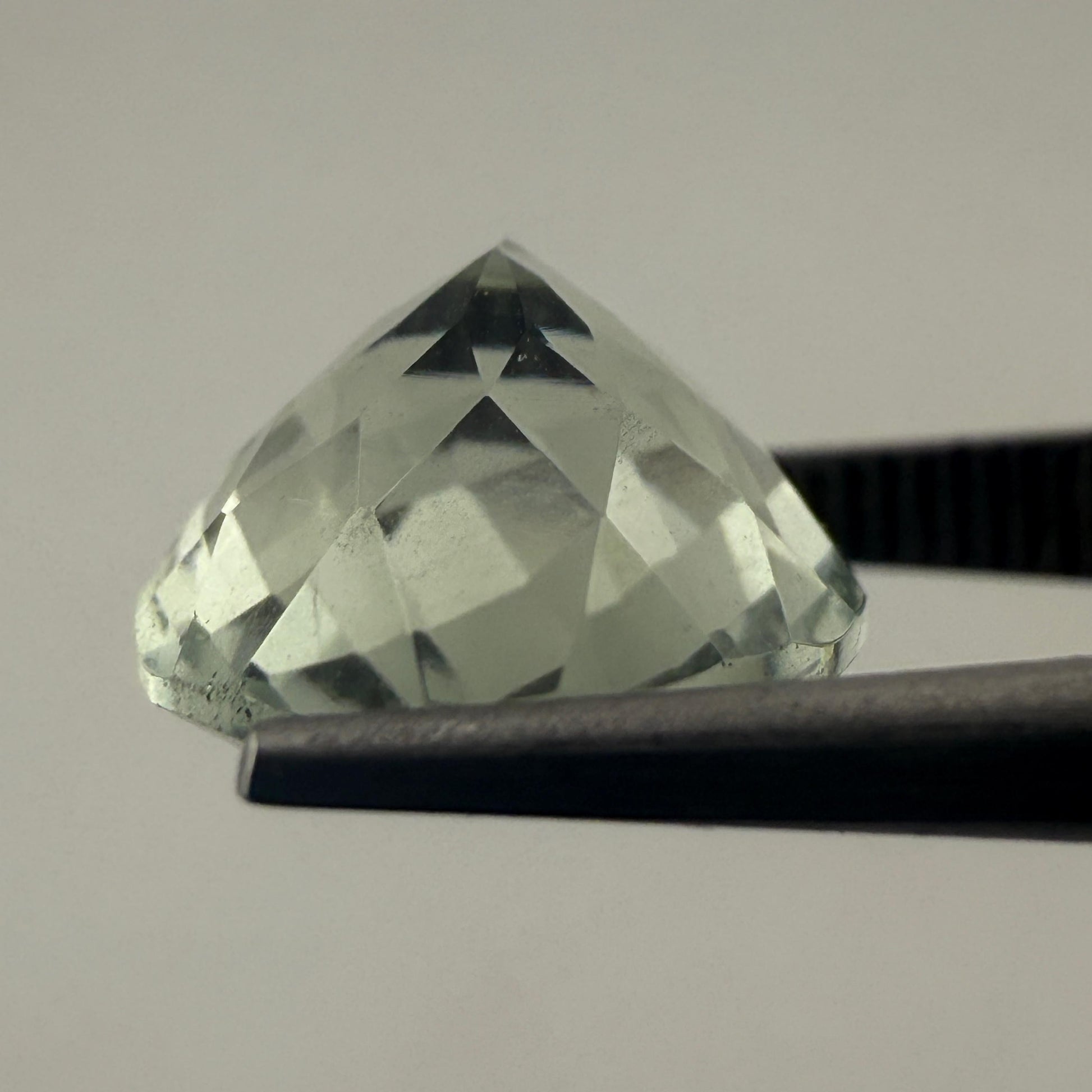 Prasiolita Facetado Ovalado 10 mm x 12 mm