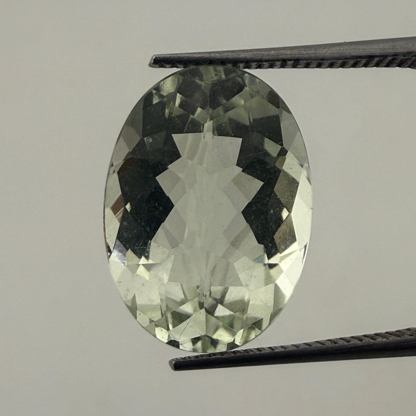 Prasiolita Facetado Ovalado 10 mm x 14 mm