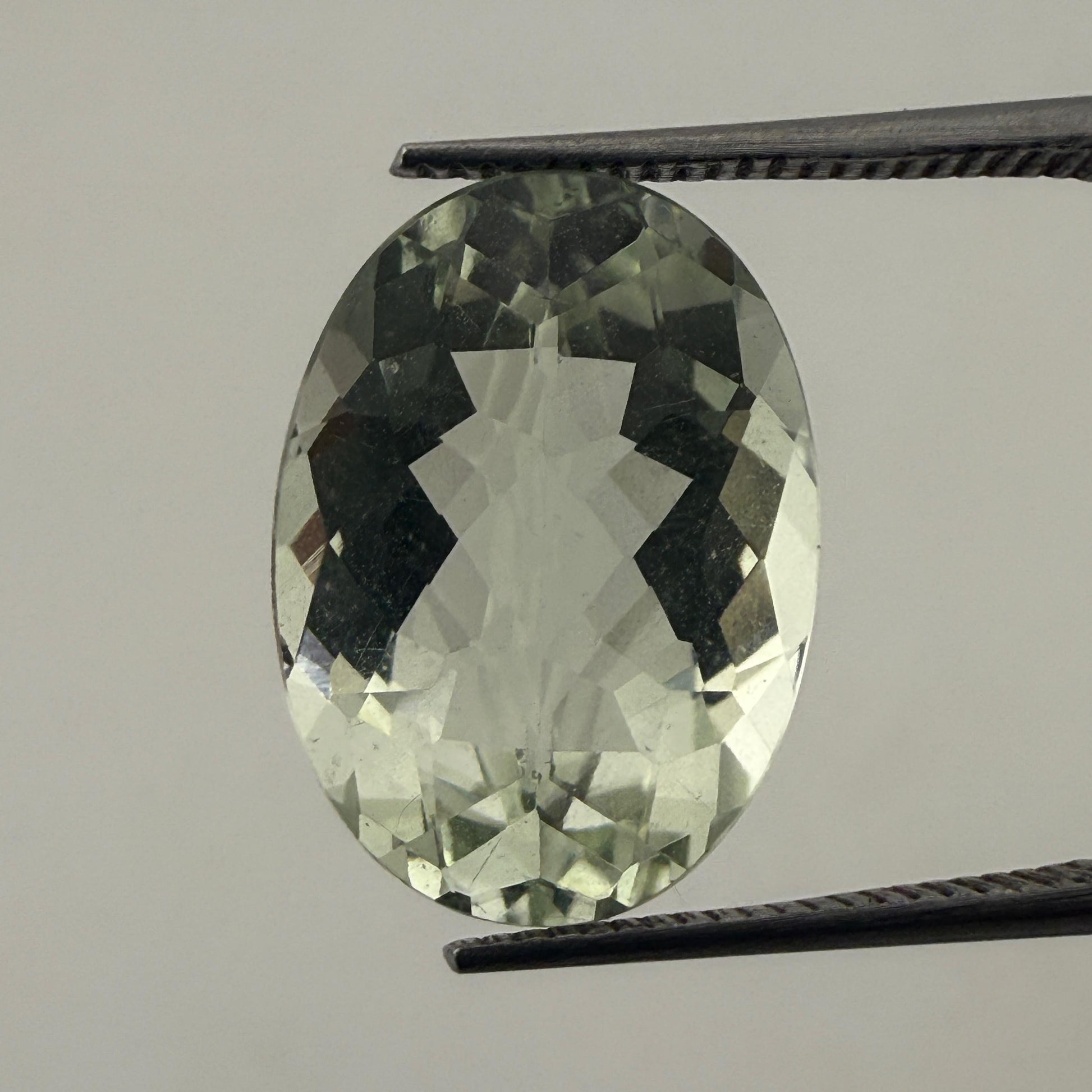 Prasiolita Facetado Ovalado 10 mm x 14 mm