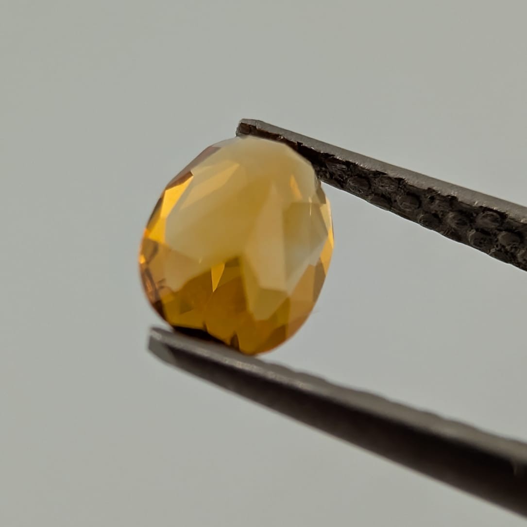 Citrino Facetado Ovalado 4 mm x 6 mm