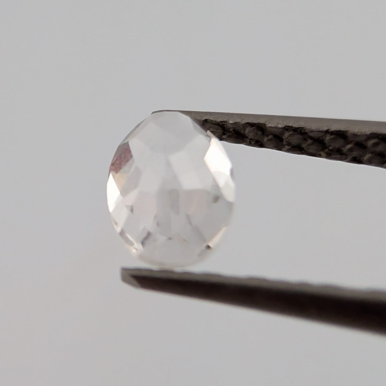 Topacio blanco Facetado Ovalado 4 mm x 6 mm