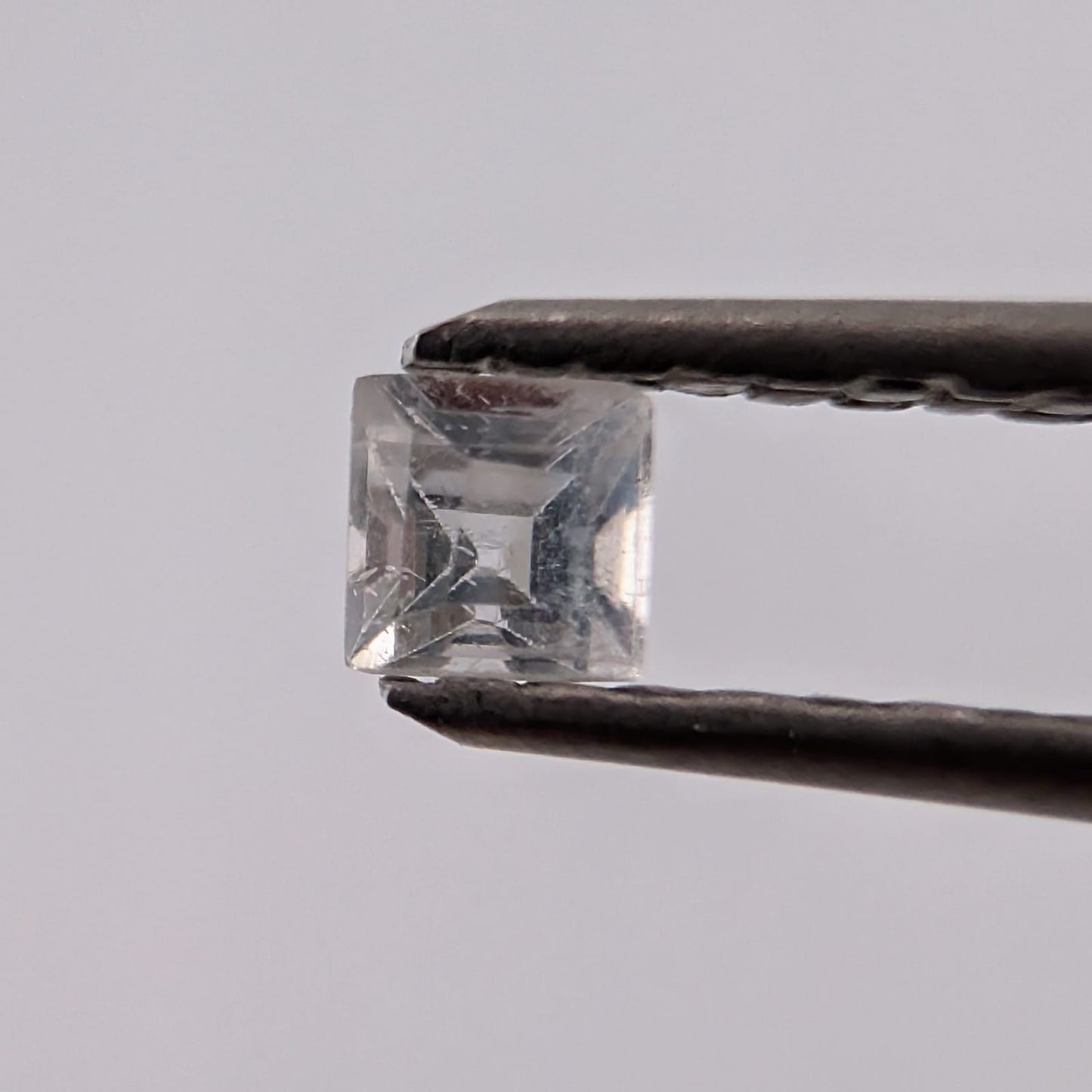 Topacio blanco Facetado Cuadrado 2 mm