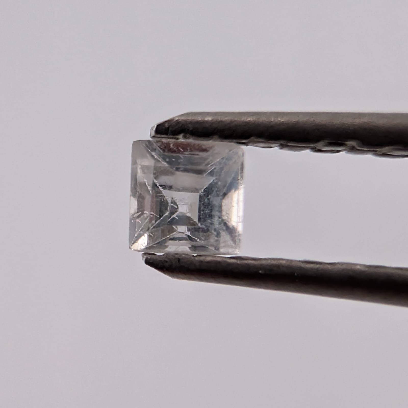 Topacio blanco Facetado Cuadrado 2 mm