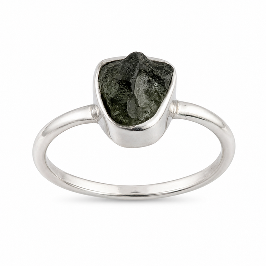 Anillo con Moldavita en bruto