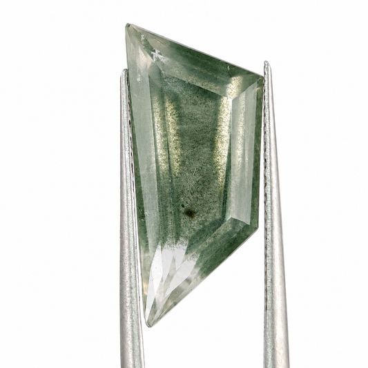 Cuarzo con Inclusiones Facetado Forma Libre 23 x 10 mm