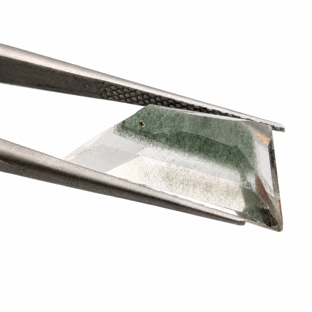 Cuarzo Con Inclusiones Facetado Forma Libre 23 x 10 mm